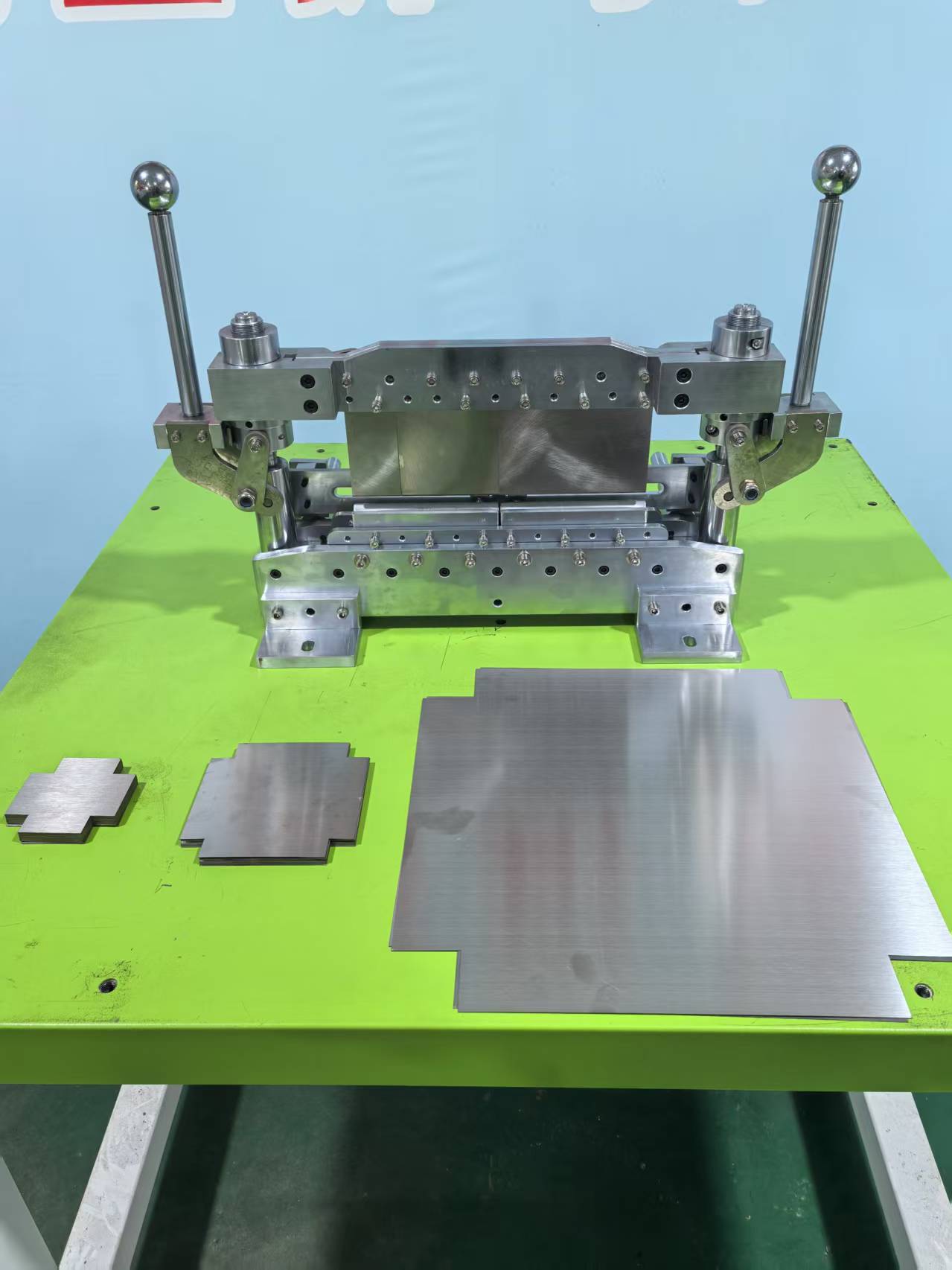 Mini manual press brake